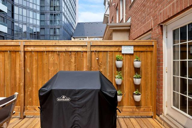 th36 - 11 Niagara St, Townhouse with 2 bedrooms, 1 bathrooms and 1 parking in Toronto ON | Image 28