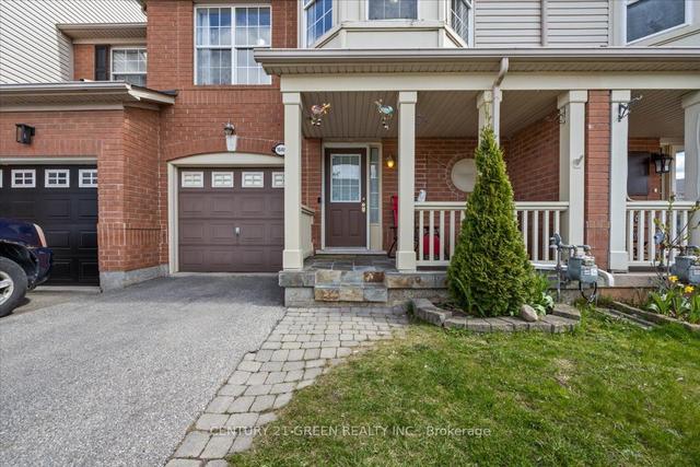 1646 Beard Dr, House attached with 3 bedrooms, 2 bathrooms and 2 parking in Milton ON | Image 34