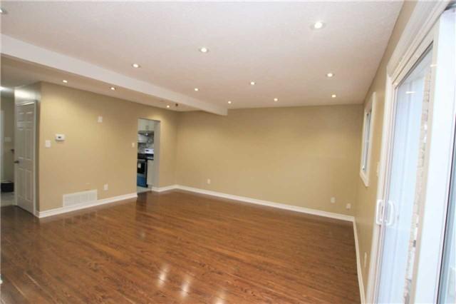 79 - 93 Hansen Rd N, Townhouse with 3 bedrooms, 2 bathrooms and 1 parking in Brampton ON | Image 5