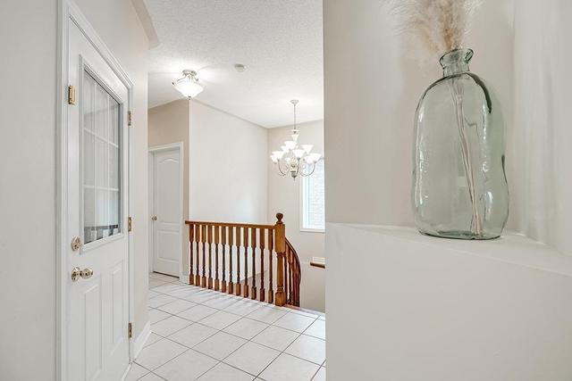 2567 Felhaber Cres, House detached with 3 bedrooms, 2 bathrooms and 4 parking in Oakville ON | Image 35