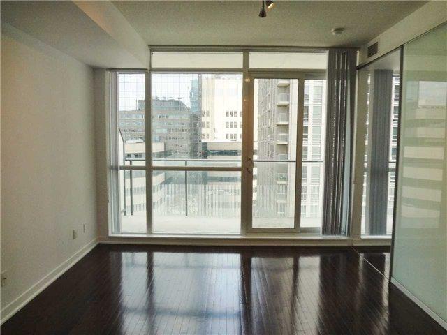 804 - 770 Bay St, Condo with 1 bedrooms, 1 bathrooms and null parking in Toronto ON | Image 3