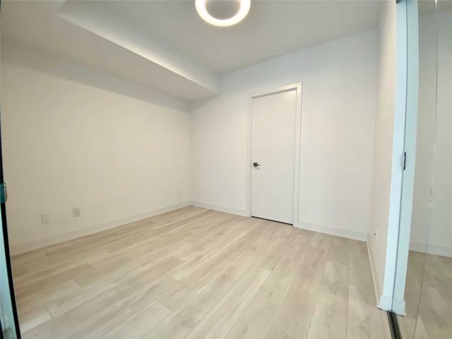 2006 - 188 Cumberland St, Condo with 1 bedrooms, 1 bathrooms and 0 parking in Toronto ON | Image 3