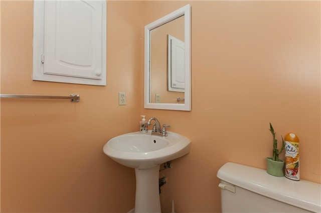 25 Candy (Upper) Cres, House detached with 4 bedrooms, 3 bathrooms and 2 parking in Brampton ON | Image 5