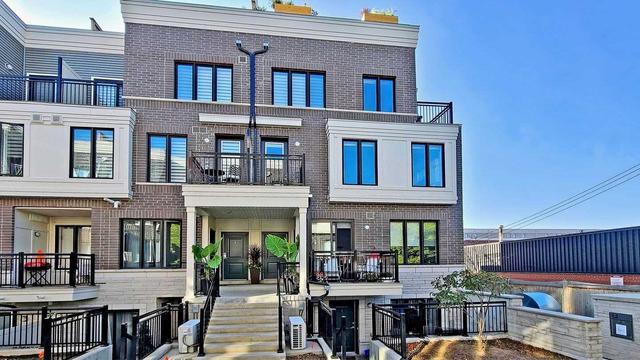 3 - 130 Long Branch Ave, Townhouse with 3 bedrooms, 3 bathrooms and 1 parking in Toronto ON | Image 1