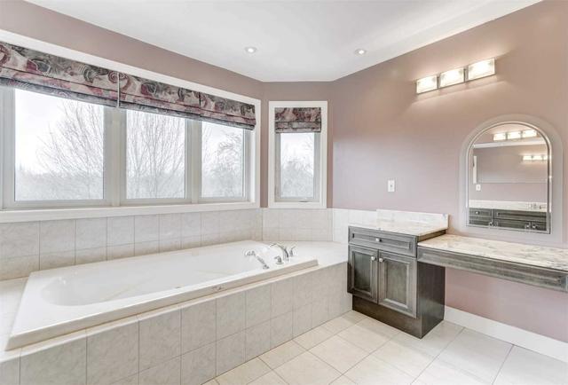 2594 Gazebo Crt, House detached with 4 bedrooms, 4 bathrooms and 5 parking in Mississauga ON | Image 13