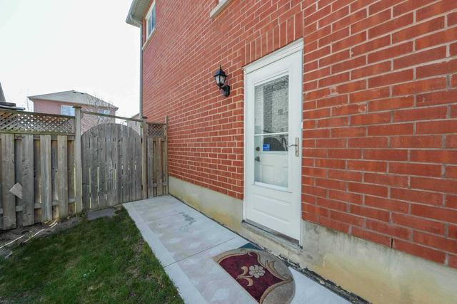 7 Overture Lane, House attached with 3 bedrooms, 4 bathrooms and 3 parking in Brampton ON | Image 17