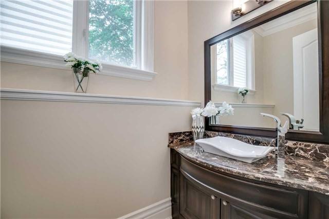 2B Carluke Cres, House detached with 5 bedrooms, 5 bathrooms and 6 parking in Toronto ON | Image 11