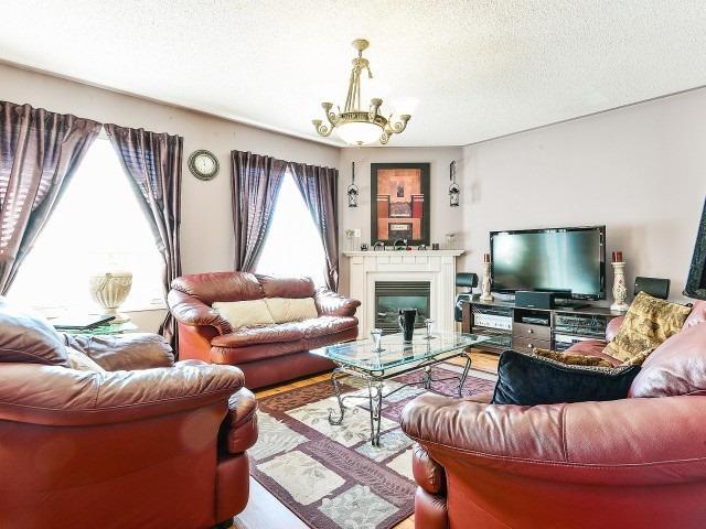 81 Pebblestone Circ, House detached with 4 bedrooms, 3 bathrooms and 4 parking in Brampton ON | Image 9