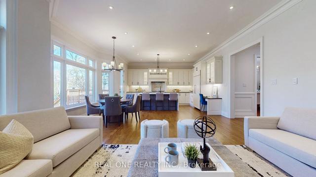 222 Florence Ave, House detached with 4 bedrooms, 5 bathrooms and 4 parking in Toronto ON | Image 5