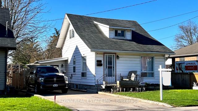 6620 Barker St, House detached with 4 bedrooms, 1 bathrooms and 6 parking in Niagara Falls ON | Image 1