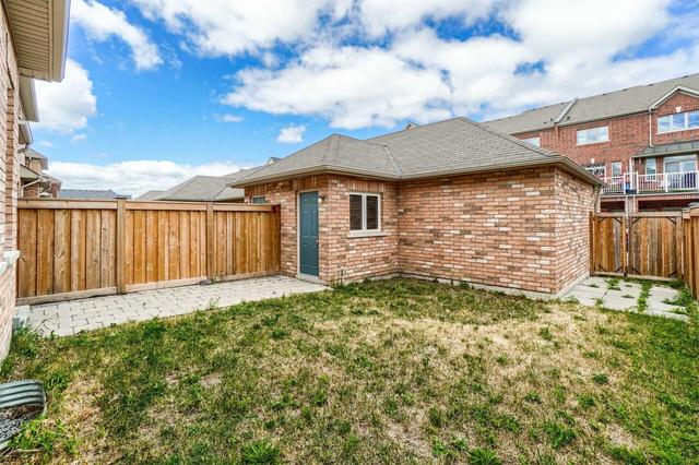 26 Saint Dennis Rd, House attached with 3 bedrooms, 3 bathrooms and 2 parking in Brampton ON | Image 27