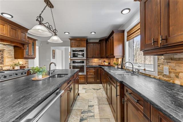12669 Nassagaweya Esquesing Townline, House detached with 3 bedrooms, 3 bathrooms and 17 parking in Halton Hills ON | Image 3