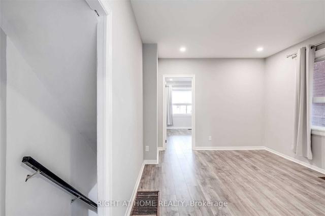 2023 Dufferin St, House semidetached with 3 bedrooms, 2 bathrooms and 3 parking in Toronto ON | Image 22