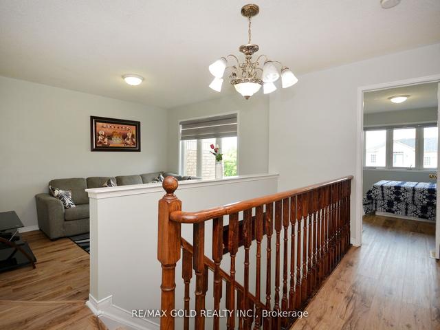 4 Seaside Circ, House semidetached with 3 bedrooms, 3 bathrooms and 3 parking in Brampton ON | Image 14