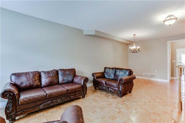 8 Terceira Circ, House semidetached with 3 bedrooms, 4 bathrooms and 2 parking in Toronto ON | Image 9