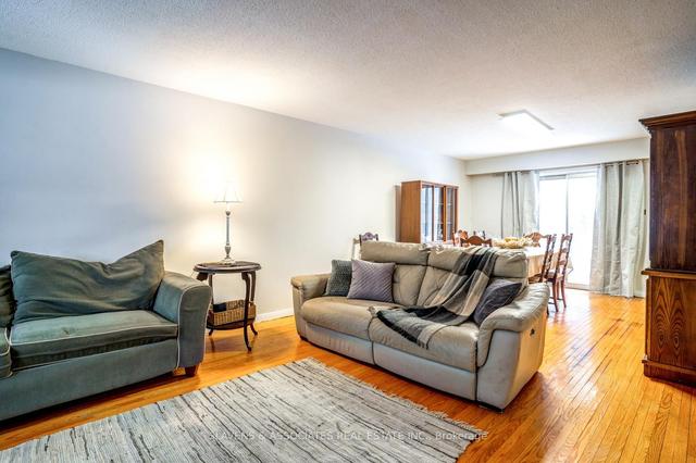 1 Kimloch Cres, House detached with 4 bedrooms, 4 bathrooms and 4 parking in Toronto ON | Image 37