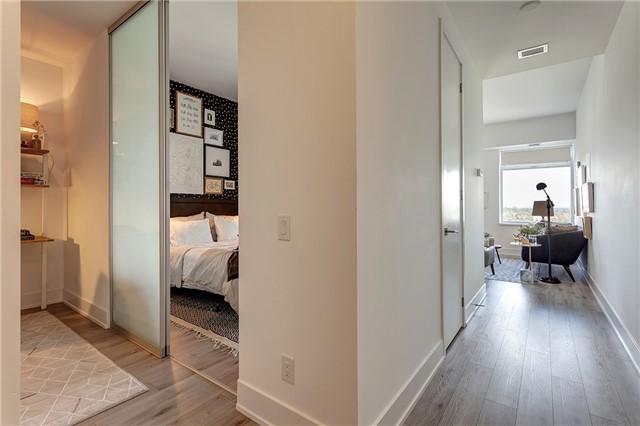1704 - 111 St Clair Ave, Condo with 1 bedrooms, 1 bathrooms and 1 parking in Toronto ON | Image 10