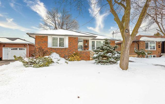 38 Carlyle Cres, House detached with 3 bedrooms, 3 bathrooms and 5 parking in Brampton ON | Image 12