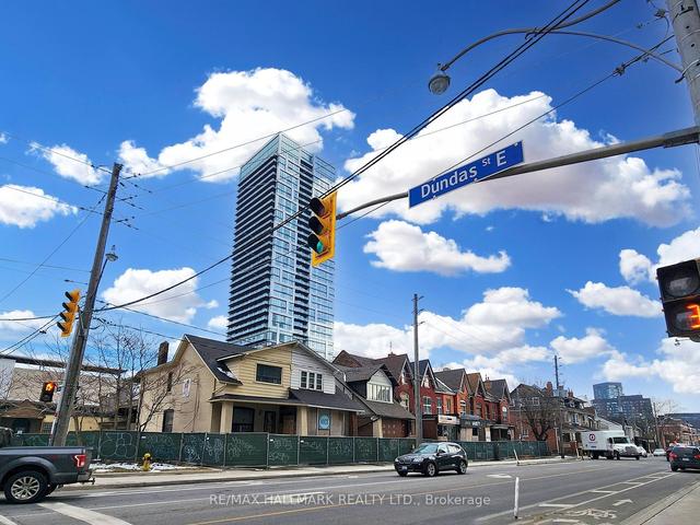 2408 - 5 Defries St, Condo with 2 bedrooms, 2 bathrooms and 0 parking in Toronto ON | Image 32
