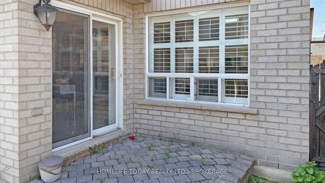 7 Colbeck Cres, House detached with 3 bedrooms, 3 bathrooms and 4 parking in Brampton ON | Image 35