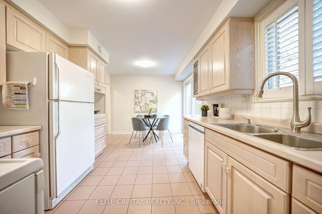 73 Ames Circ, House detached with 4 bedrooms, 4 bathrooms and 4 parking in Toronto ON | Image 3