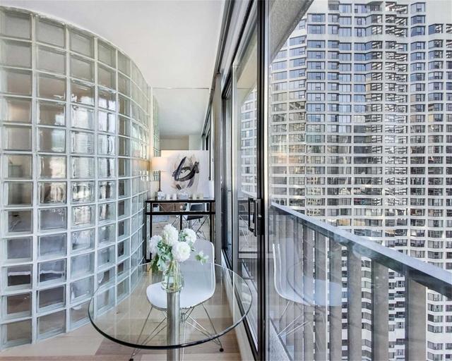 2417 - 33 Harbour Sq, Condo with 0 bedrooms, 1 bathrooms and 1 parking in Toronto ON | Image 13