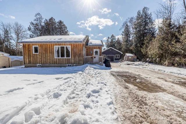 1081 Larch St, House detached with 2 bedrooms, 1 bathrooms and 9 parking in Innisfil ON | Image 12