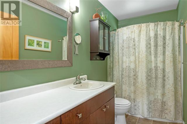 3pc bathroom with tub/shower | Image 33