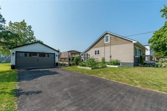 543 Walden Boulevard, House detached with 4 bedrooms, 1 bathrooms and 8 parking in Fort Erie ON | Image 36