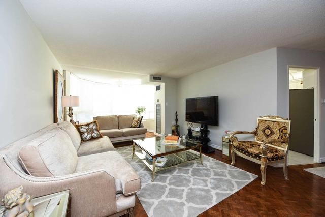 519 - 333 Clark Ave W, Condo with 2 bedrooms, 2 bathrooms and 1 parking in Vaughan ON | Image 2