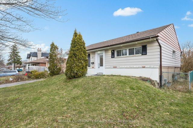 21 Buena Vista Ave, House detached with 3 bedrooms, 2 bathrooms and 4 parking in Toronto ON | Image 12