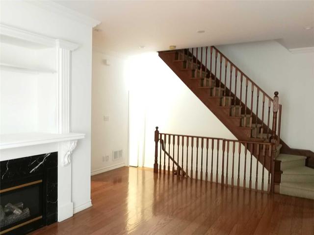 515 - 11 Everson Dr, Townhouse with 3 bedrooms, 3 bathrooms and 1 parking in Toronto ON | Image 2