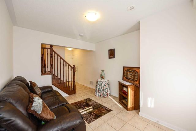 94 Suitor Crt, House attached with 2 bedrooms, 2 bathrooms and 2 parking in Milton ON | Image 3