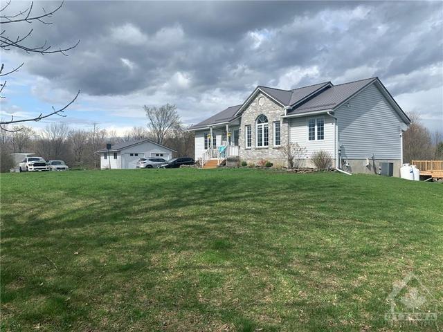 109 County Road 1 Road, House detached with 3 bedrooms, 1 bathrooms and 20 parking in Elizabethtown Kitley ON | Image 2