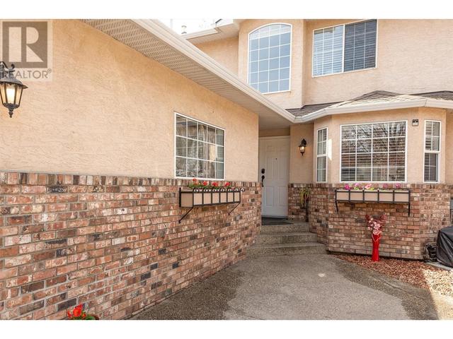 34 - 527 Yates Road, House attached with 3 bedrooms, 2 bathrooms and 2 parking in Kelowna BC | Image 6