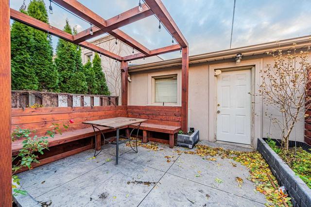 upper - 374 Crawford St, House semidetached with 2 bedrooms, 1 bathrooms and 1 parking in Toronto ON | Image 18