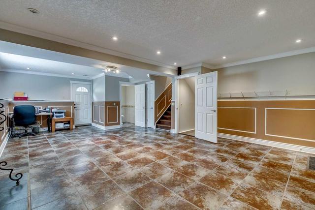 627 Strathcona Drive Sw, House detached with 5 bedrooms, 3 bathrooms and 4 parking in Calgary AB | Image 27