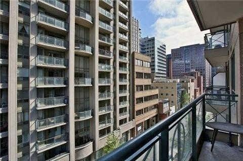 706 - 35 Hayden St, Condo with 1 bedrooms, 1 bathrooms and null parking in Toronto ON | Image 3