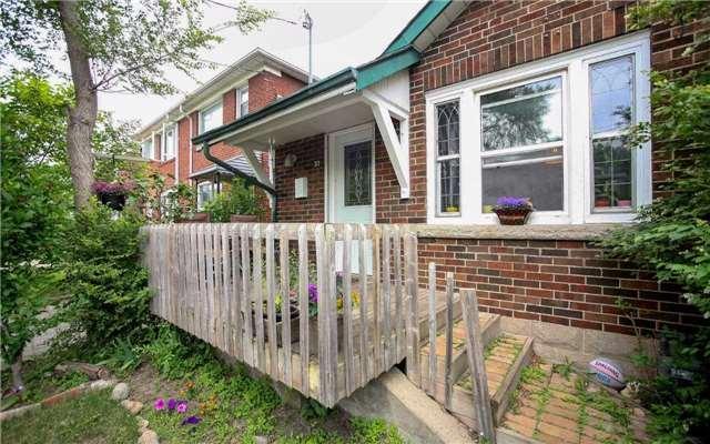 33 Hertle Ave, House semidetached with 2 bedrooms, 2 bathrooms and null parking in Toronto ON | Image 2