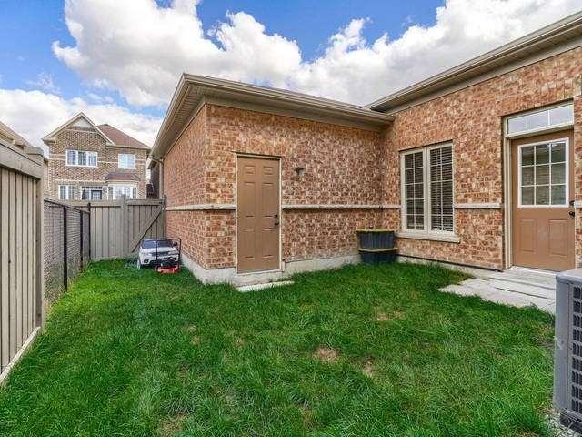 211 Barons St, House semidetached with 3 bedrooms, 3 bathrooms and 3 parking in Vaughan ON | Image 24