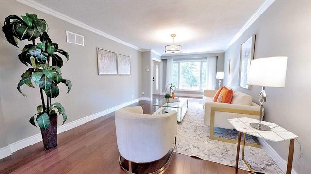 236 Byng Ave, House detached with 4 bedrooms, 4 bathrooms and 4 parking in Toronto ON | Image 2