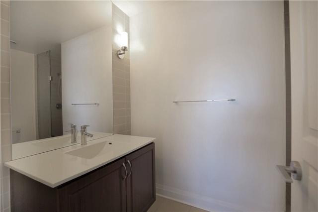 1605 - 1 Hurontario St, Condo with 2 bedrooms, 2 bathrooms and 1 parking in Mississauga ON | Image 13