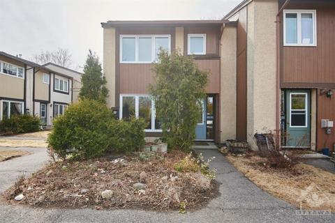 End unit townhome | Card Image