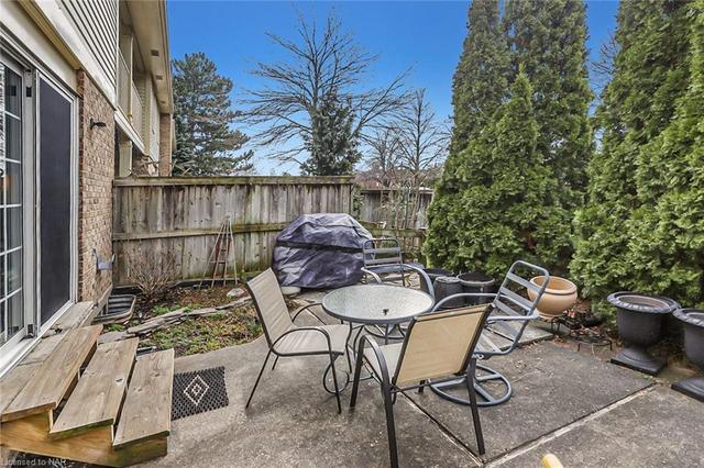 21 - 409 Vine Street, House attached with 3 bedrooms, 1 bathrooms and null parking in St. Catharines ON | Image 7
