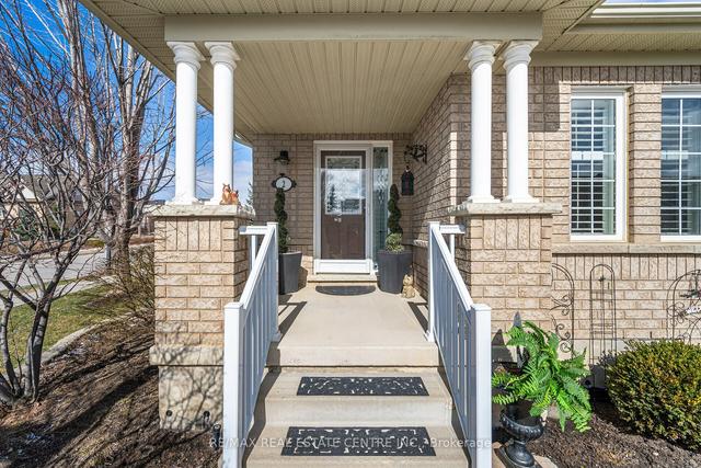 2 Calliandra Tr, Townhouse with 2 bedrooms, 3 bathrooms and 2 parking in Brampton ON | Image 12
