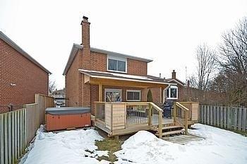 86 Lakecrest Tr, House detached with 3 bedrooms, 2 bathrooms and 10 parking in Brampton ON | Image 2