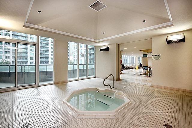 220 - 51 Lower Simcoe St, Condo with 1 bedrooms, 1 bathrooms and 1 parking in Toronto ON | Image 3