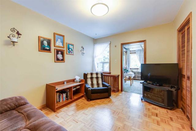 93 Constance St, House detached with 4 bedrooms, 2 bathrooms and 1 parking in Toronto ON | Image 7