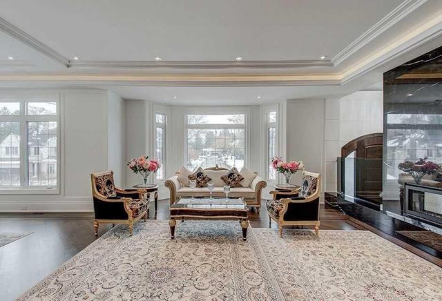 28 Caswell Dr, House detached with 4 bedrooms, 7 bathrooms and 3 parking in Toronto ON | Image 5