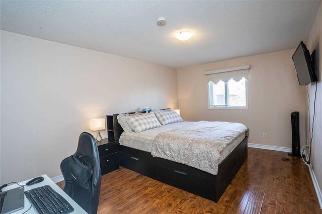 265 Morningmist St, House semidetached with 3 bedrooms, 4 bathrooms and 5 parking in Brampton ON | Image 10